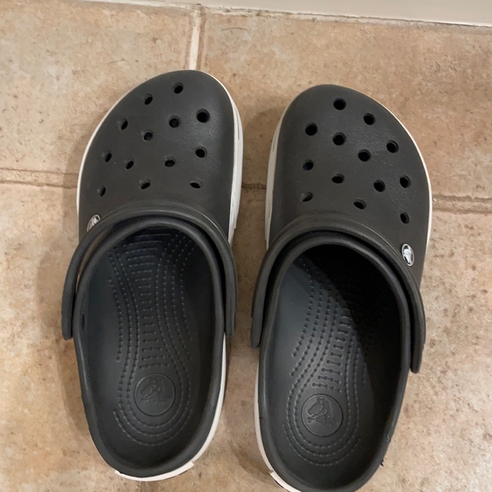Black Crocs